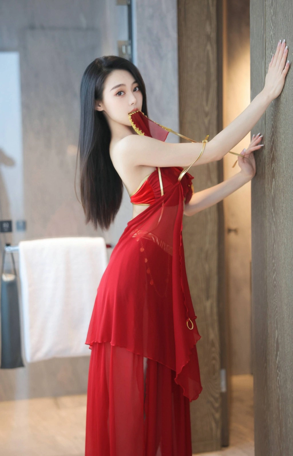 秀人网 清妙 内购私拍写真 身着红色舞裙展现迷人风采插图 秀人网 清妙 魅惑私拍写真 身着红色舞裙展现迷人风采