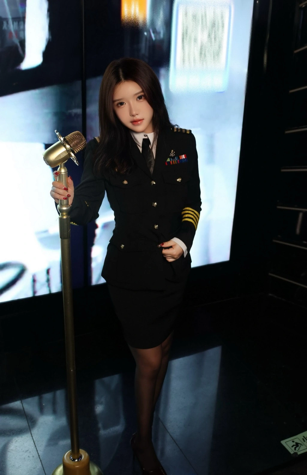 Xiuren秀人网 小薯条nienie 迷情KTV场景主题私拍写真插图 Xiuren秀人网 小薯条nienie 迷情KTV场景主题私拍写真