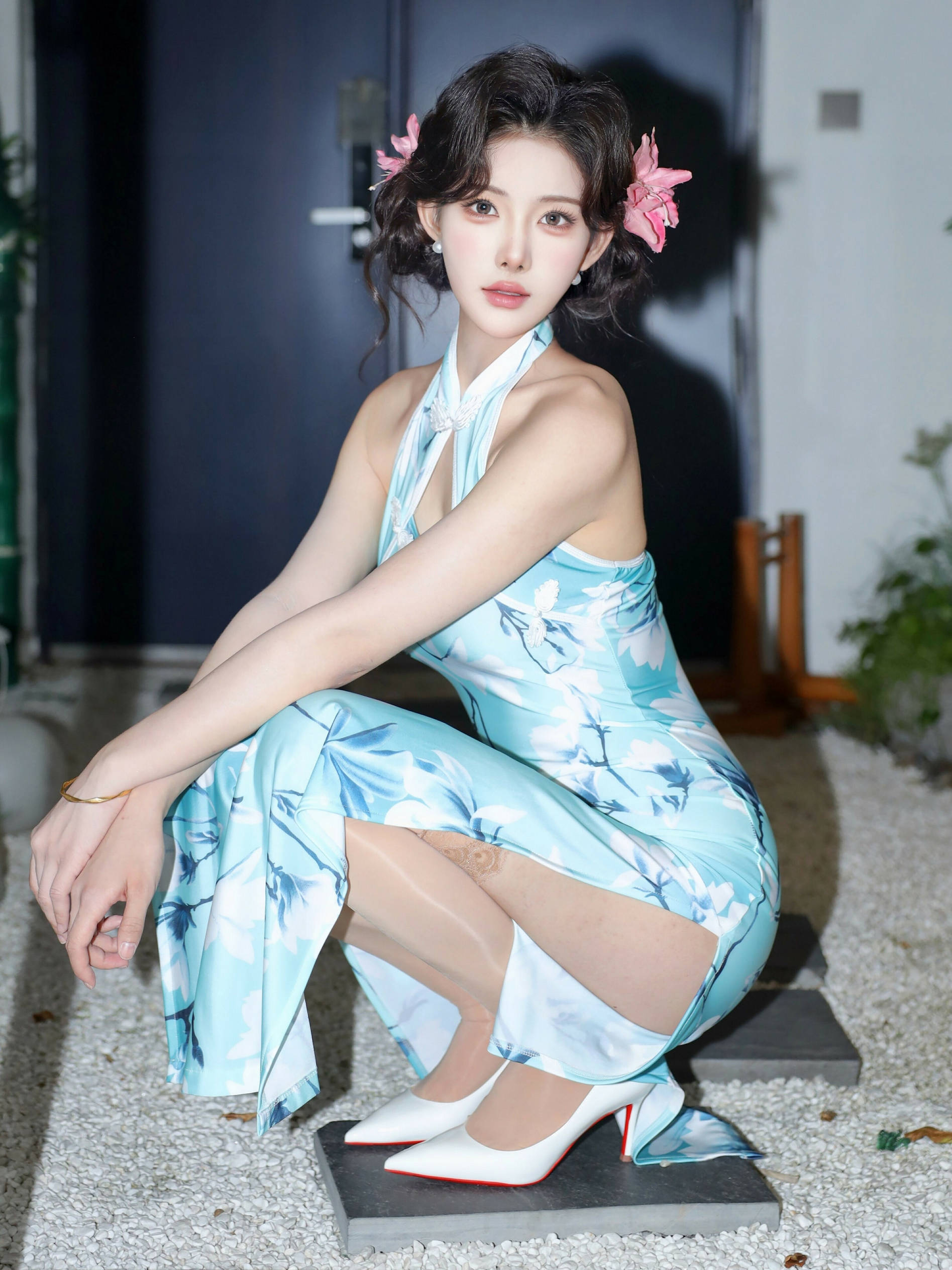 秀人网 梨霜儿 内购版 《青瓷风韵》写真在线欣赏插图1 秀人网 梨霜儿 内购版 《青瓷风韵》写真在线欣赏