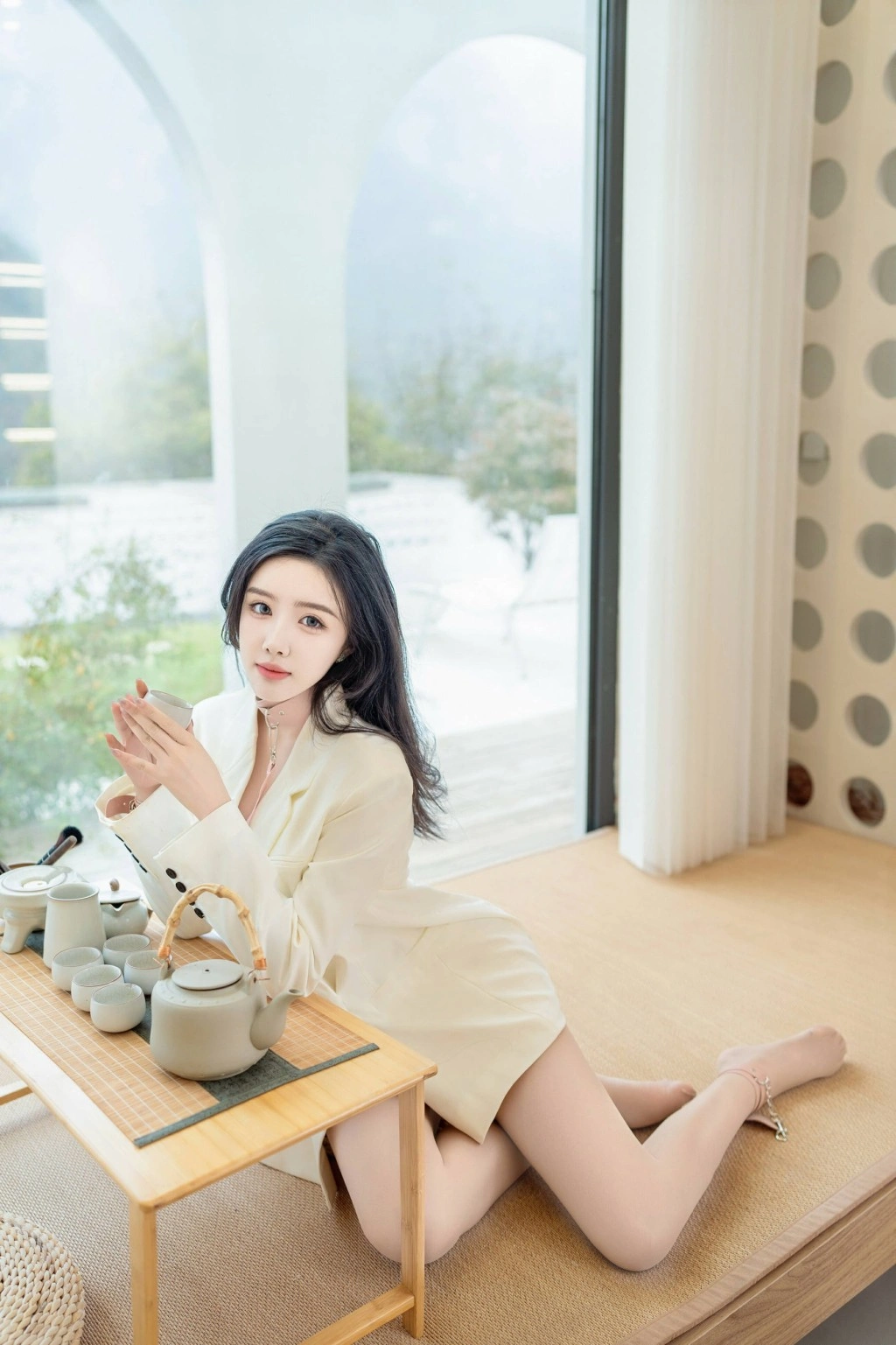秀人网 袁圆 薄纱蕾丝品茶诱人私房写真插图1 秀人网 袁圆 薄纱蕾丝品茶诱人私房写真