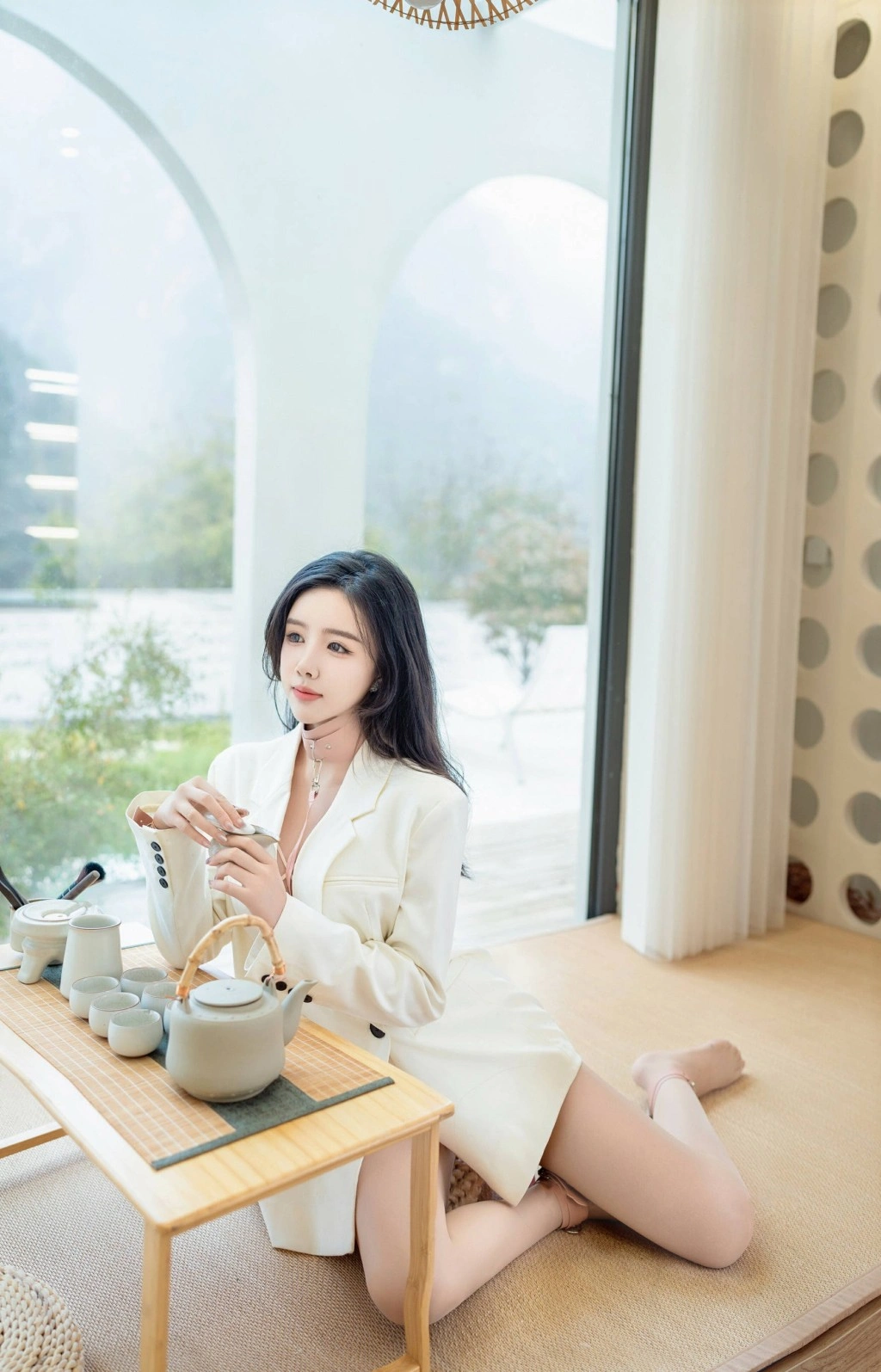 秀人网 袁圆 薄纱蕾丝品茶诱人私房写真插图 秀人网 袁圆 薄纱蕾丝品茶诱人私房写真