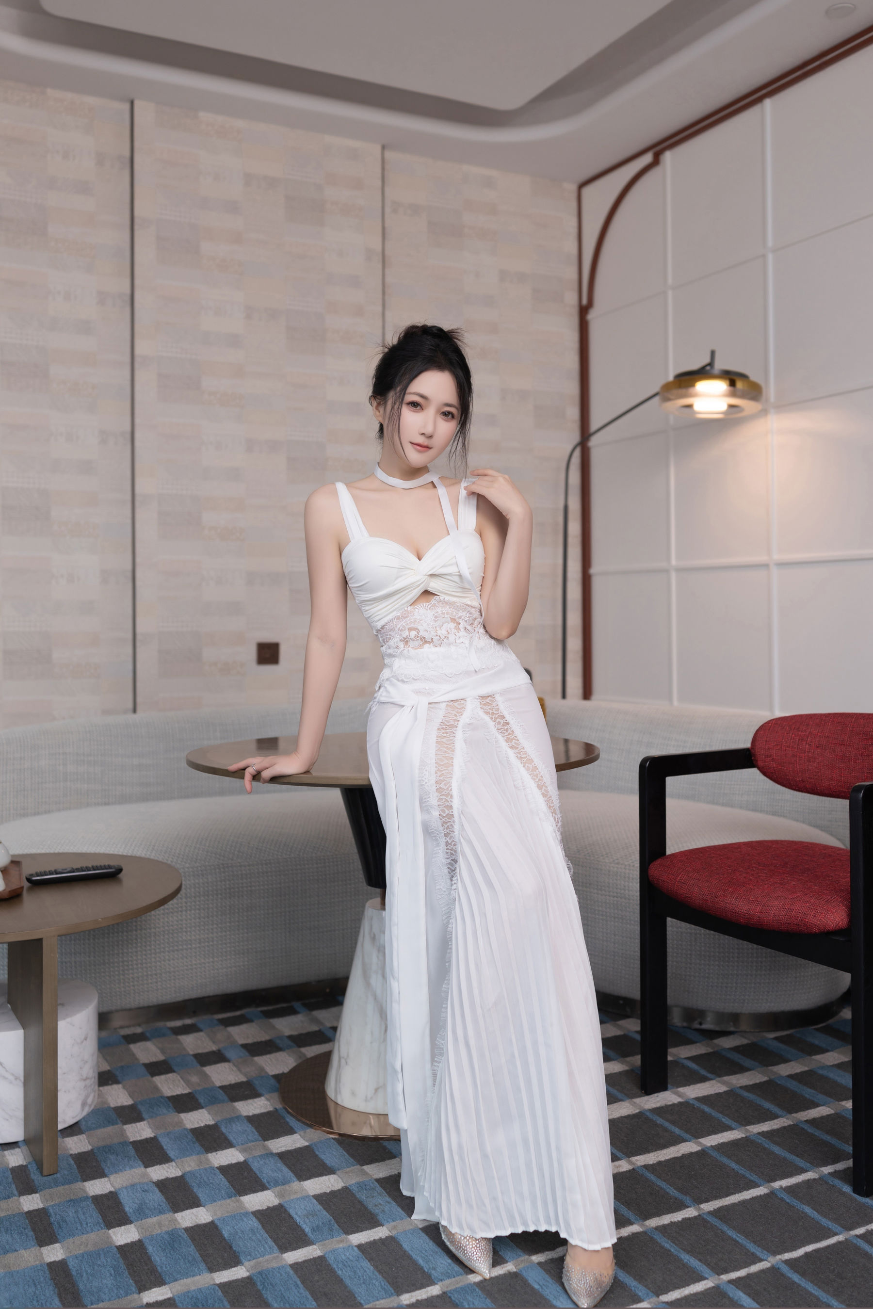 秀人网 鱼子酱Fish 白裙肉丝魅惑私拍写真