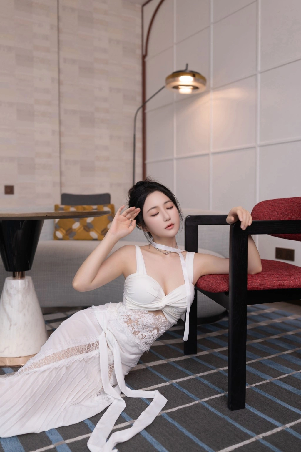 秀人网 鱼子酱Fish 白裙肉丝魅惑私拍写真