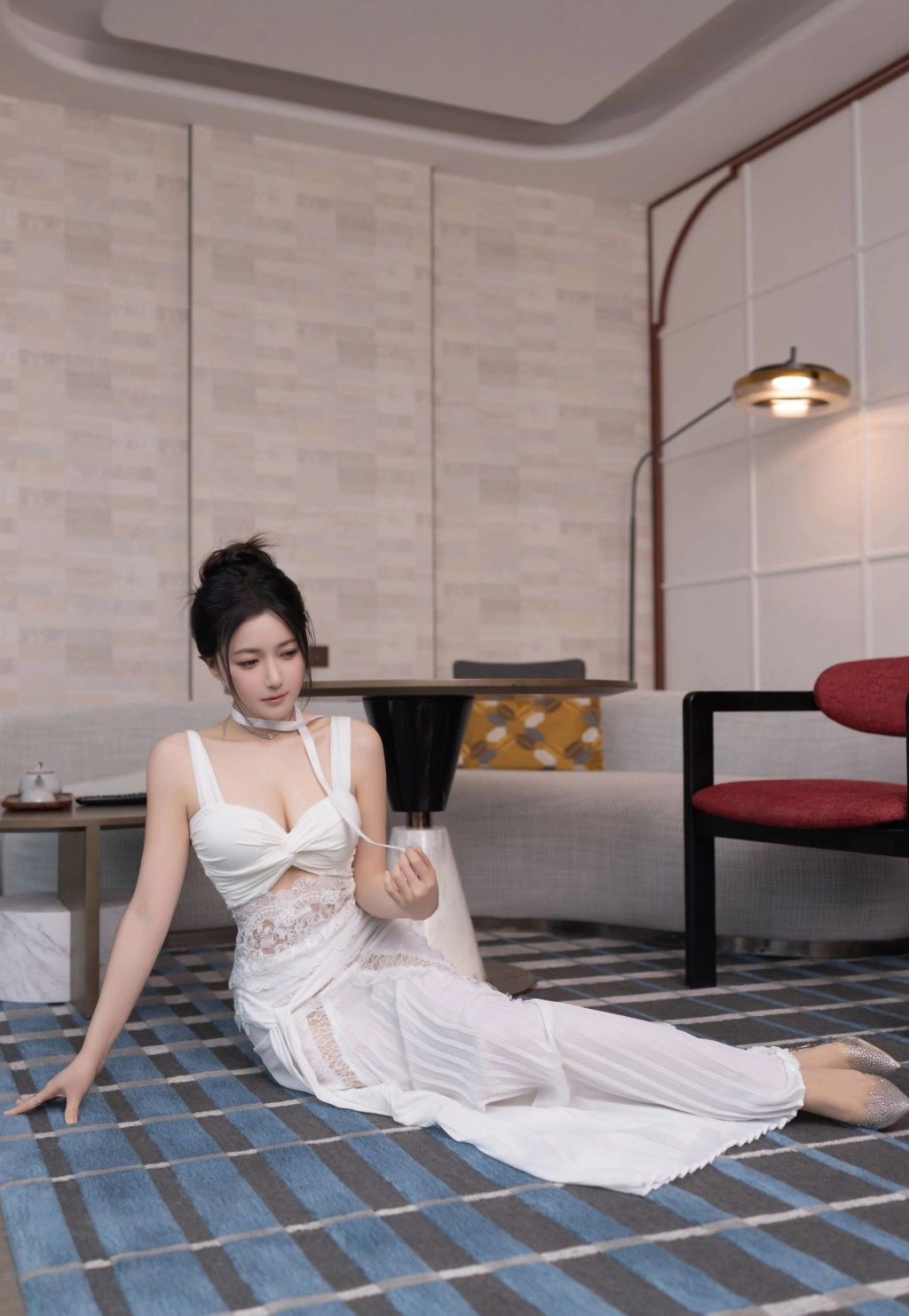 秀人网 鱼子酱Fish 白裙肉丝魅惑私拍写真