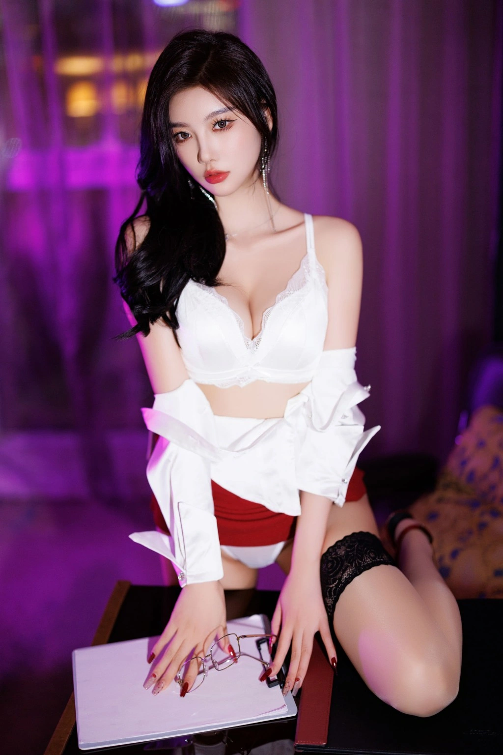 秀人网 杨晨晨 火辣红色短裙性感私拍写真插图 秀人网 杨晨晨 火辣红色短裙性感私拍写真