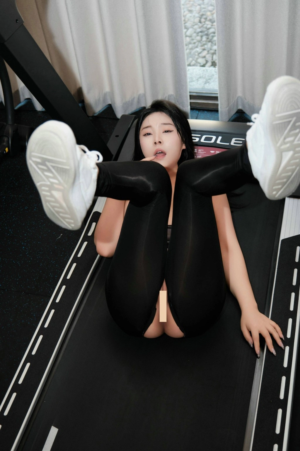秀人网 麦田 健身房魅惑私拍写真插图1 秀人网 麦田 健身房魅惑私拍写真