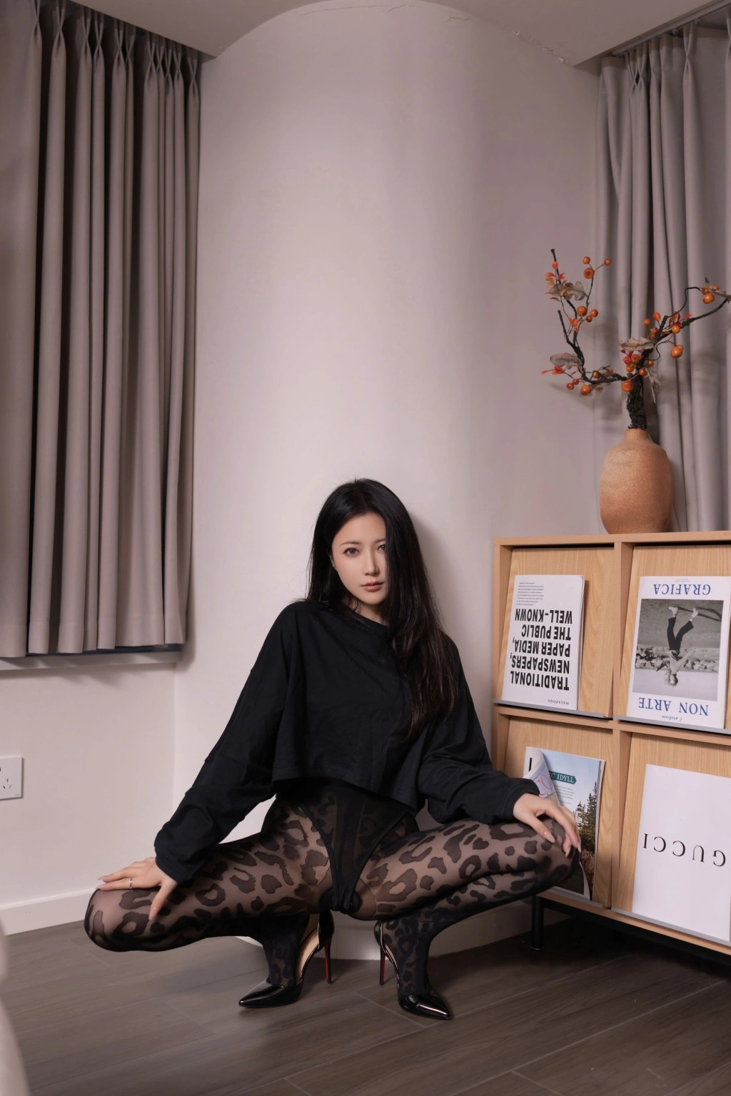 秀人网 鱼子酱Fish 性感丝袜诱惑私拍写真插图1 秀人网 鱼子酱Fish 性感丝袜诱惑私拍写真