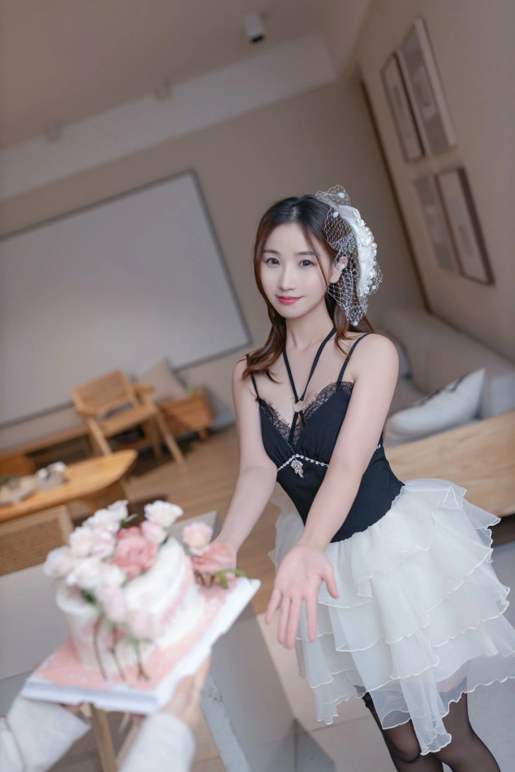 秀人网 杏子 生日快乐魅惑私拍写真插图1 秀人网 杏子 生日快乐魅惑私拍写真