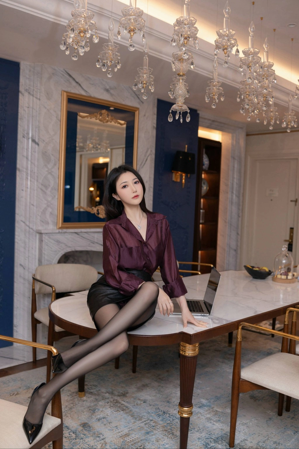 秀人网 鱼子酱Fish 性感私房写真 紫衣魅惑