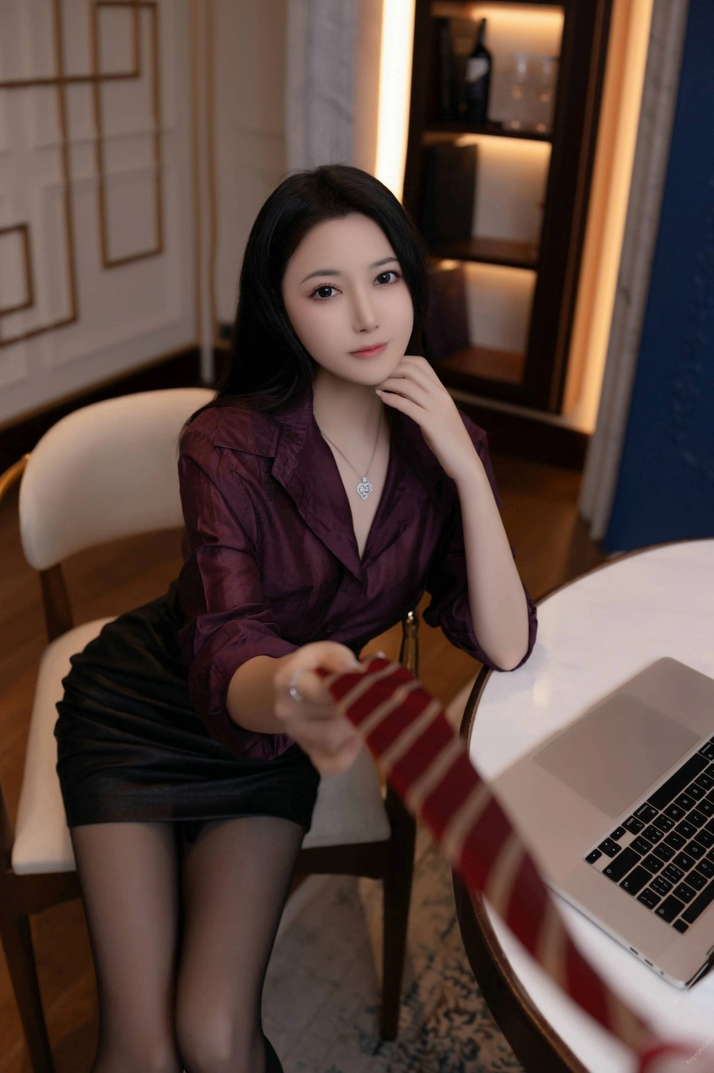 秀人网 鱼子酱Fish 性感私房写真 紫衣魅惑