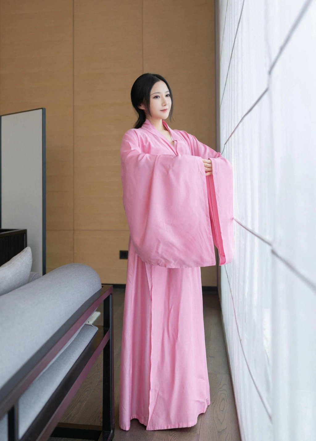 秀人网 鱼子酱Fish 月影纱下的魅惑私拍写真插图1 秀人网 鱼子酱Fish 月影纱下的魅惑私拍写真