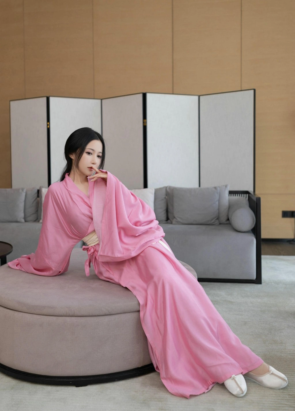 秀人网 鱼子酱Fish 月影纱下的魅惑私拍写真插图 秀人网 鱼子酱Fish 月影纱下的魅惑私拍写真