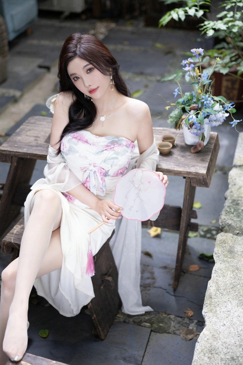 秀人网 杨晨晨 性感私拍写真 诱人肉色丝袜