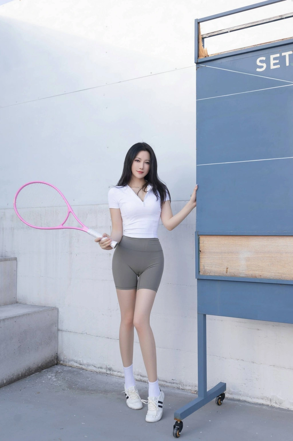 秀人网 鱼子酱Fish 网球场上的魅惑私拍写真插图1 秀人网 鱼子酱Fish 网球场上的魅惑私拍写真