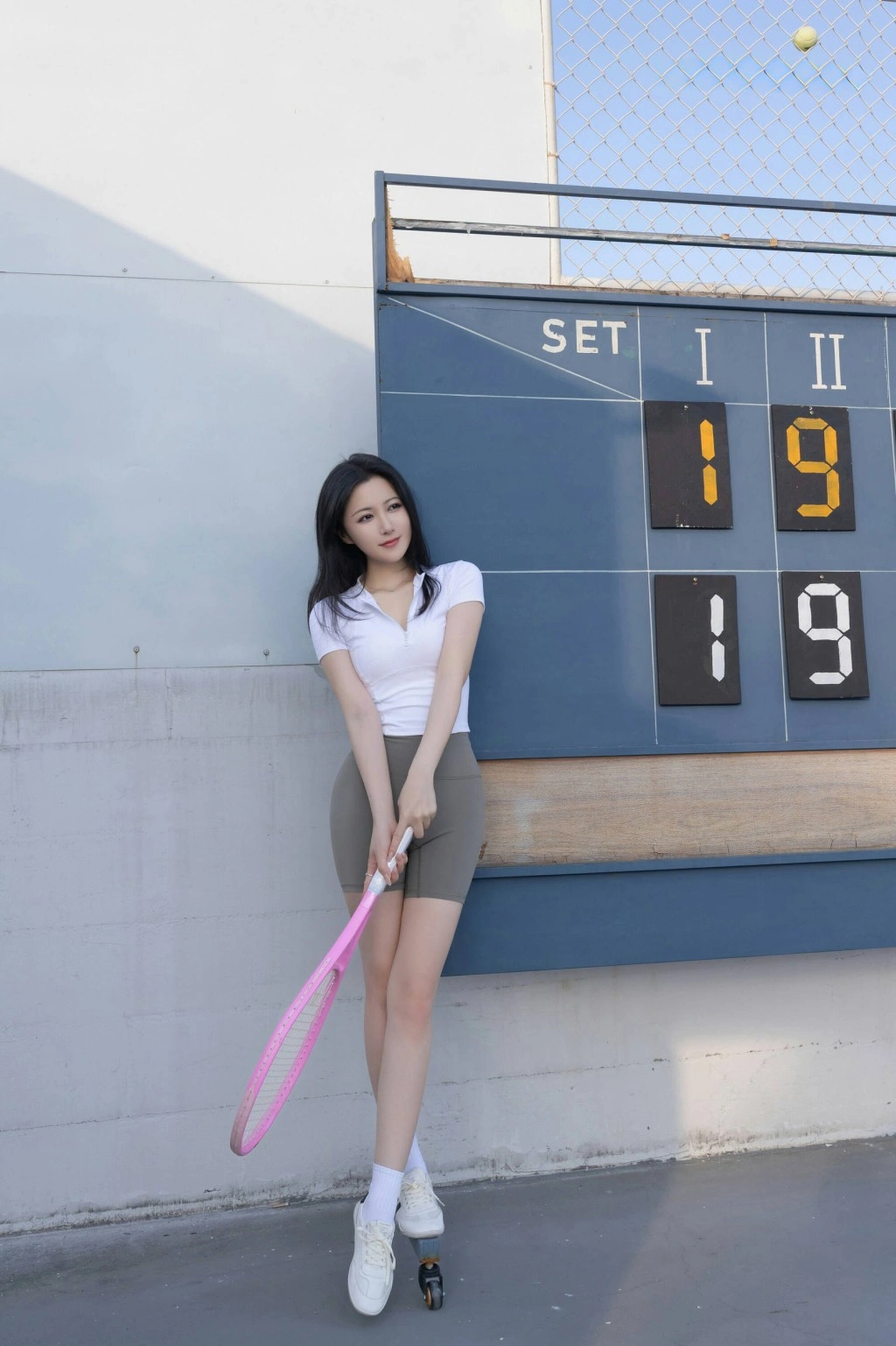 秀人网 鱼子酱Fish 网球场上的魅惑私拍写真