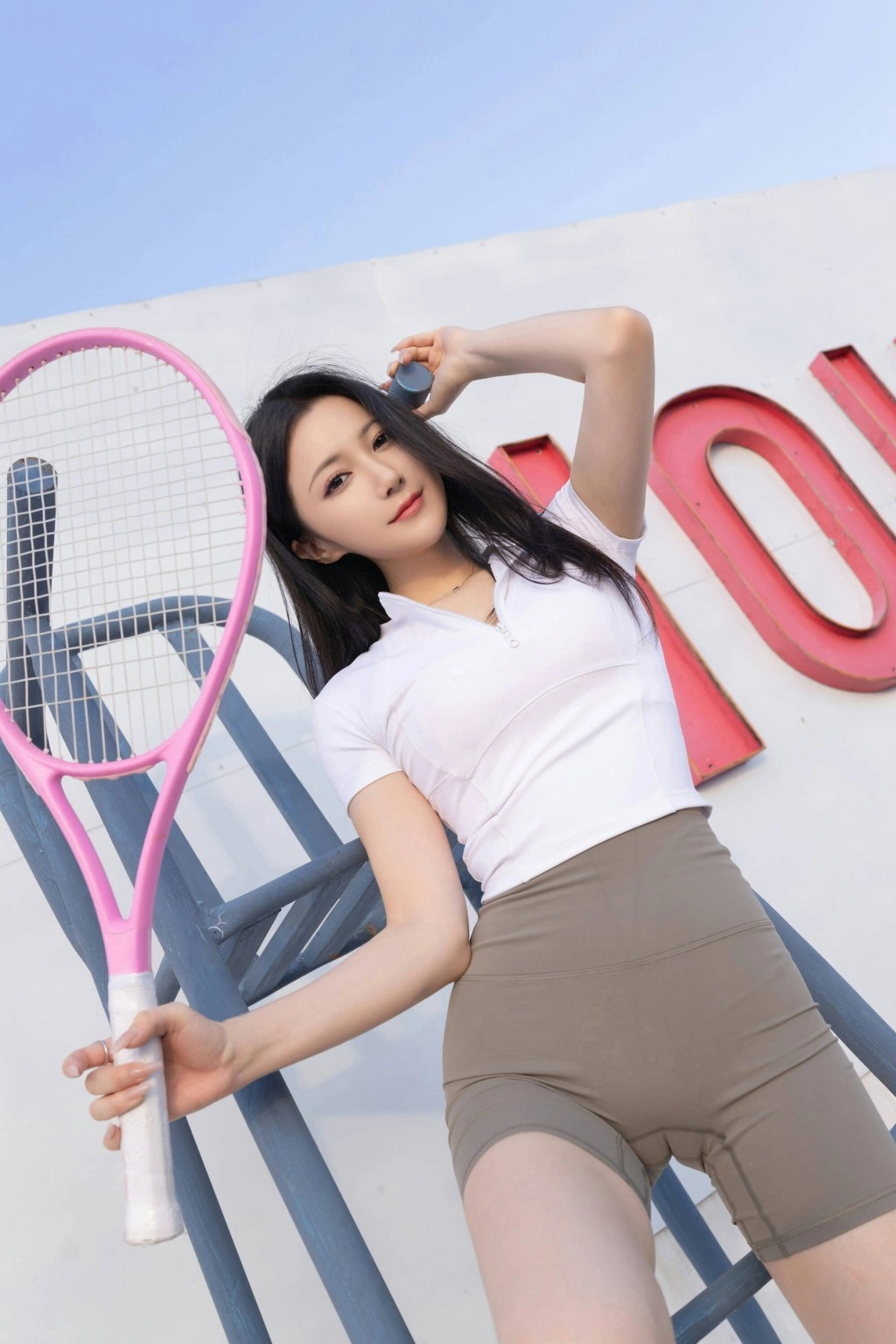 秀人网 鱼子酱Fish 网球场上的魅惑私拍写真