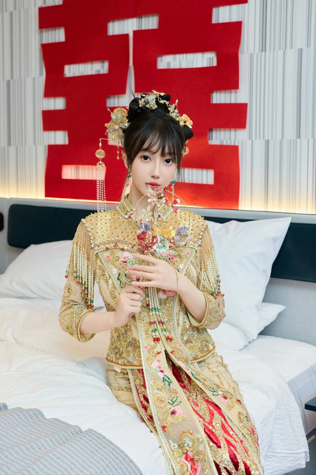 秀人网 玥儿玥er 婚纱制服魅力私房写真插图 秀人网 玥儿玥er 婚纱制服魅力私房写真