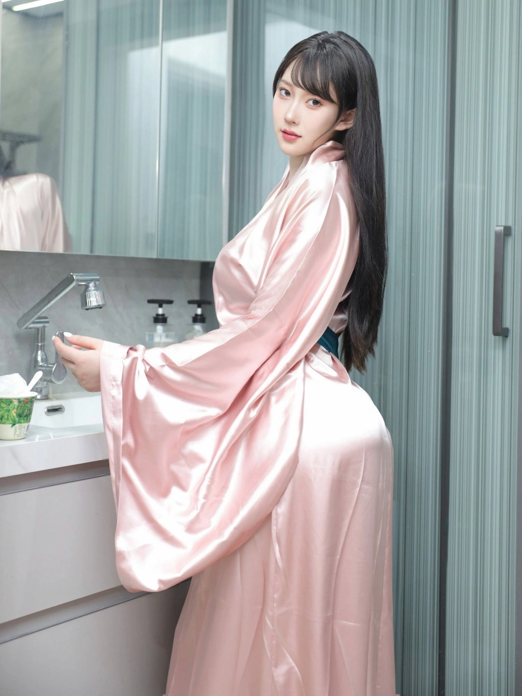 李沁恩lrene 浴室魅惑私拍写真 红色比基尼演绎极致诱惑