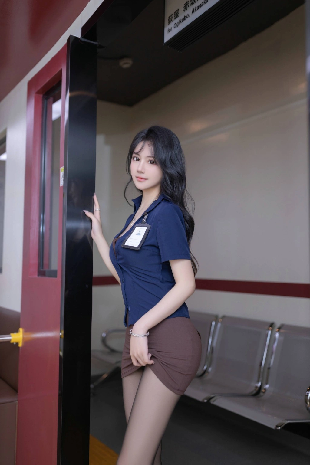 秀人网 谢小蒽 魅惑私拍写真 地铁魅影