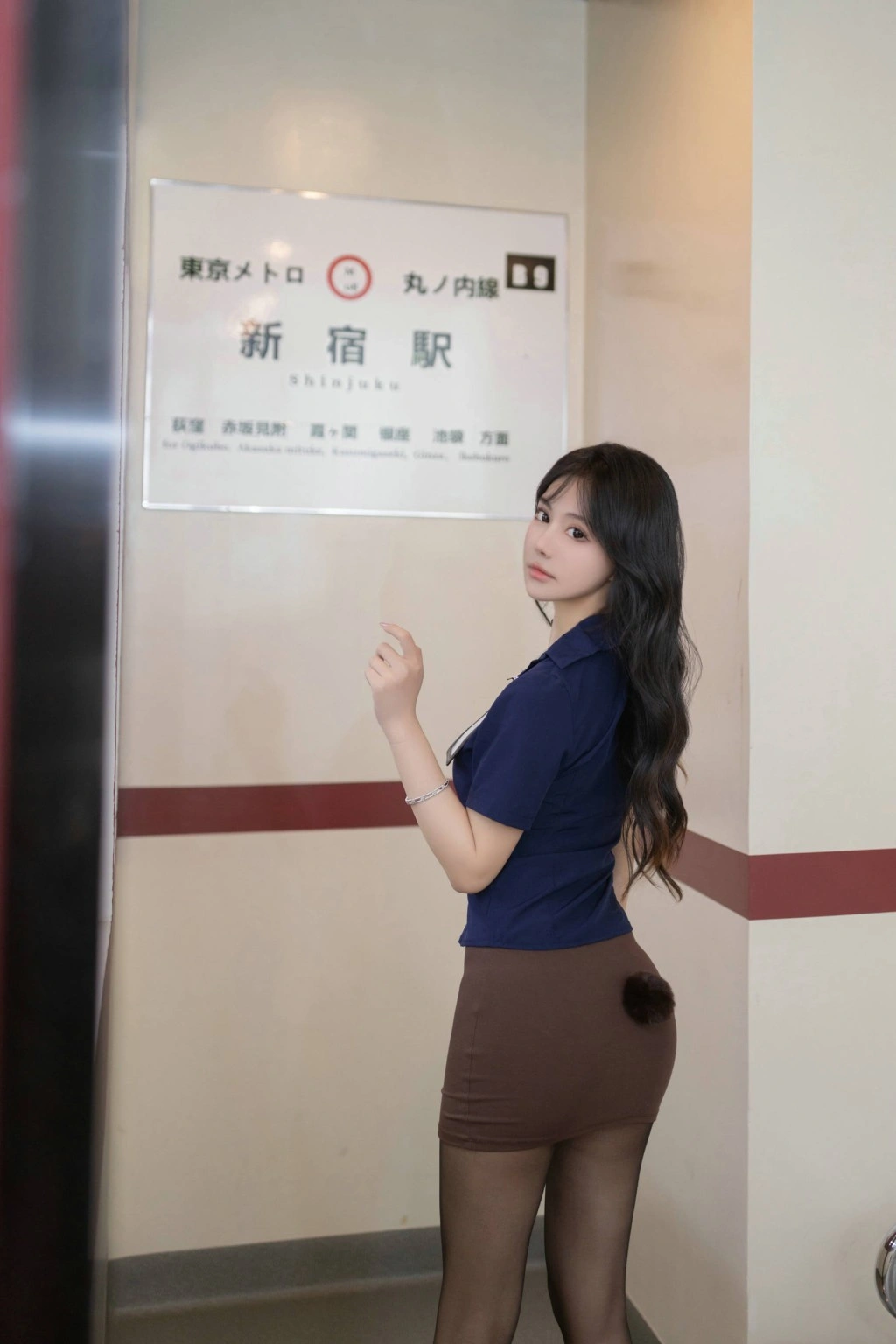 秀人网 谢小蒽 魅惑私拍写真 地铁魅影插图 秀人网 谢小蒽 魅惑私拍写真 地铁魅影