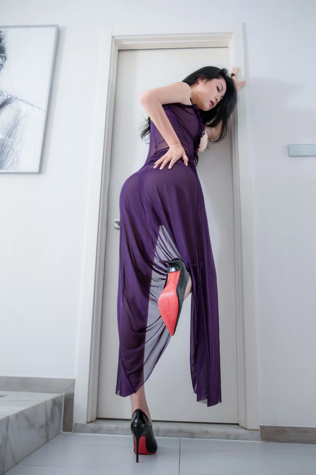 刘瑾希cici 紫色长裙魅惑私拍写真插图1 刘瑾希cici 紫色长裙魅惑私拍写真