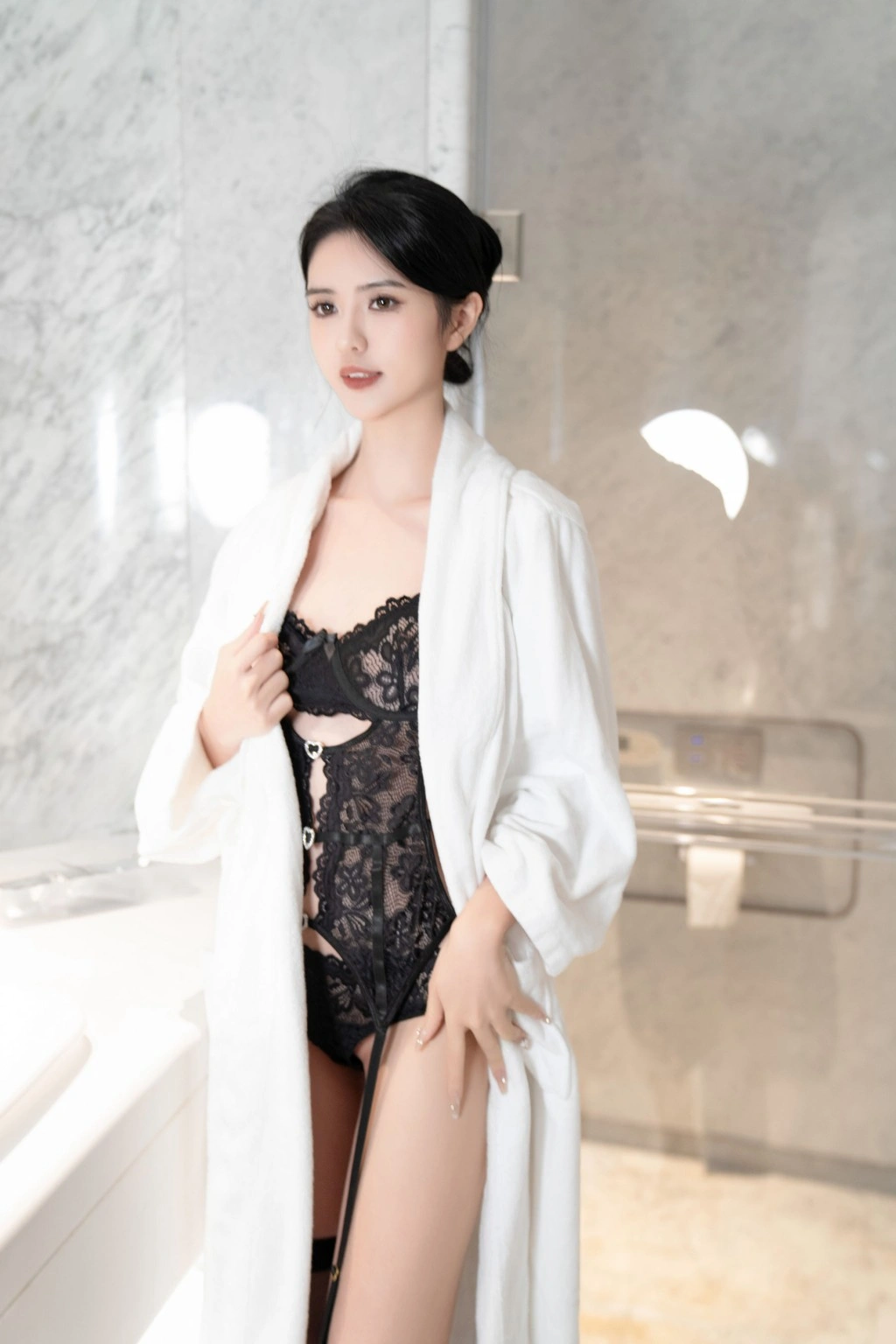 秀人网 浅浅Danny 黑色蕾丝魅惑私拍写真插图1 秀人网 浅浅Danny 黑色蕾丝魅惑私拍写真