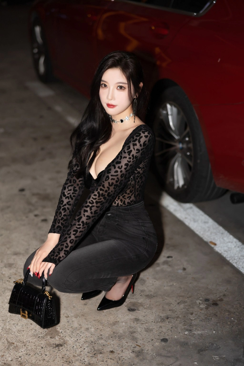 秀人网 杨晨晨 黑色牛仔裤魅惑私拍写真插图1 秀人网 杨晨晨 黑色牛仔裤魅惑私拍写真