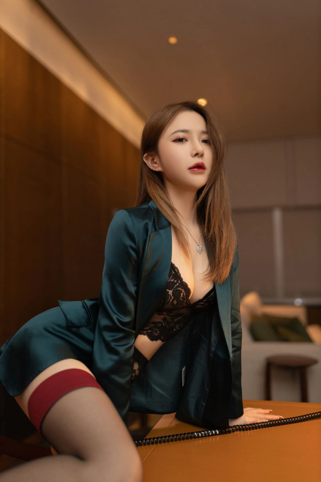 秀人网 鱼子酱 魅惑私拍写真 独守空闺的寂寞女老板