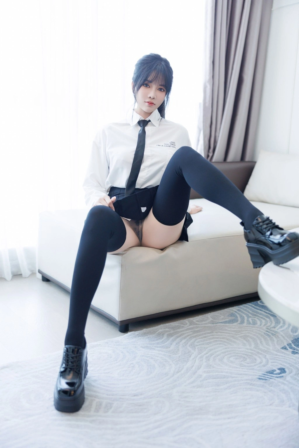 秀人网 娜比 魅惑私拍写真 青春校园学生装插图1 秀人网 娜比 魅惑私拍写真 青春校园学生装