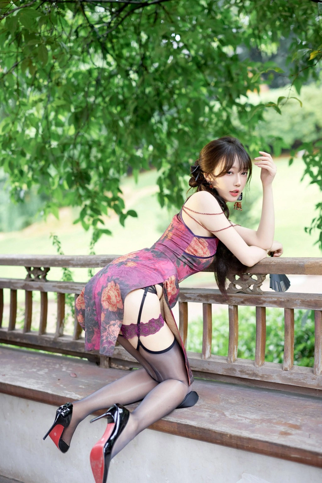 秀人网 玥儿玥er 魅惑私拍写真 紫韵旗袍 2.0