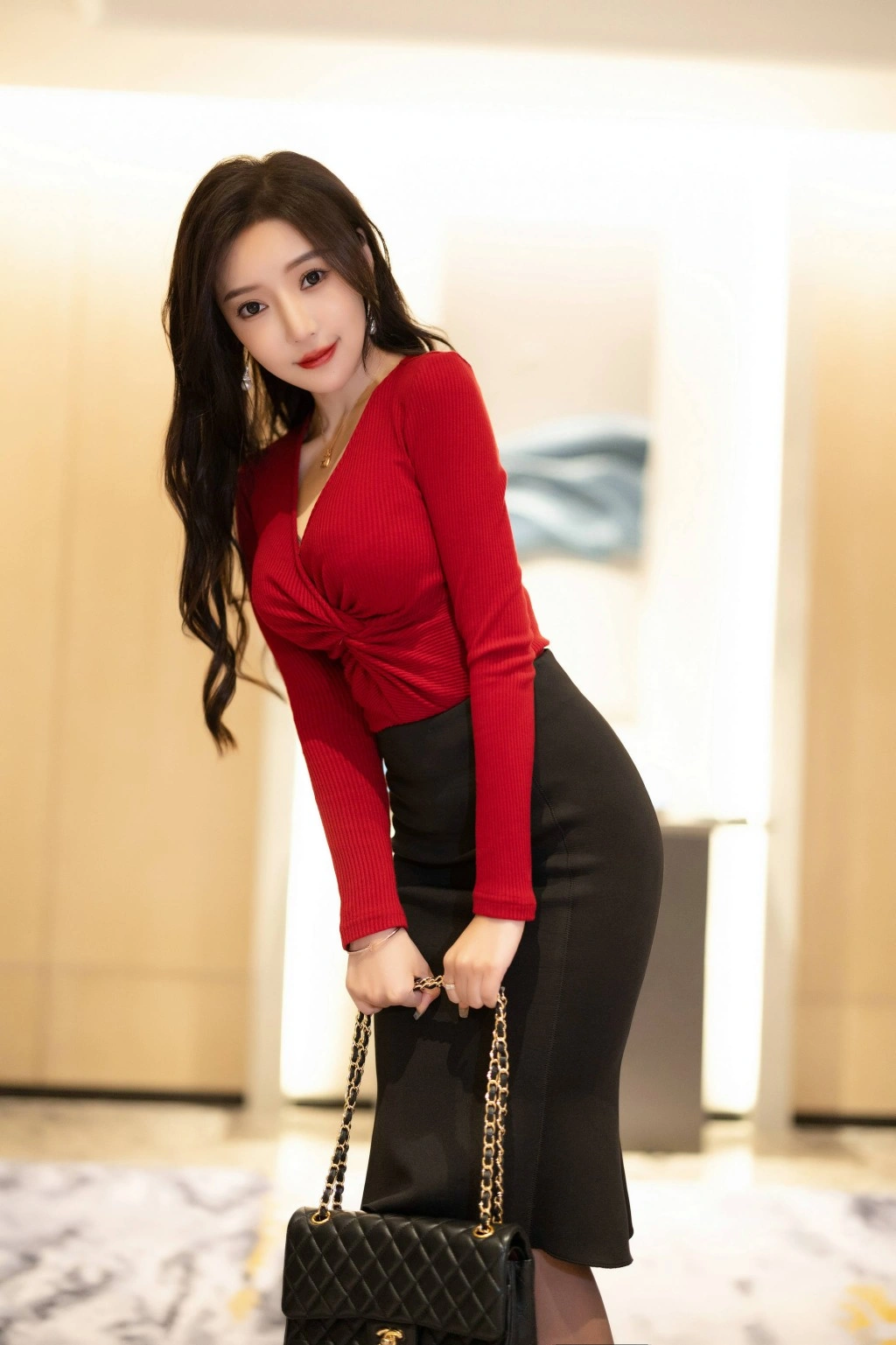 秀人网 王馨瑶 黑色鱼尾裙下的魅惑私拍写真插图 秀人网 王馨瑶 黑色鱼尾裙下的魅惑私拍写真