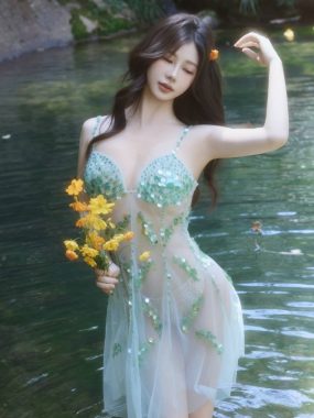在线写真插图7 秀人网 尹甜甜 溪畔薄纱裙性感魅惑写真