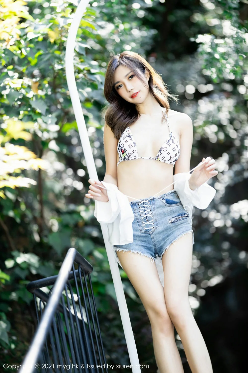 [MyGirl美媛馆] VOL.604 绮里嘉ula 清幽的林间 性感写真 [70张]插图1