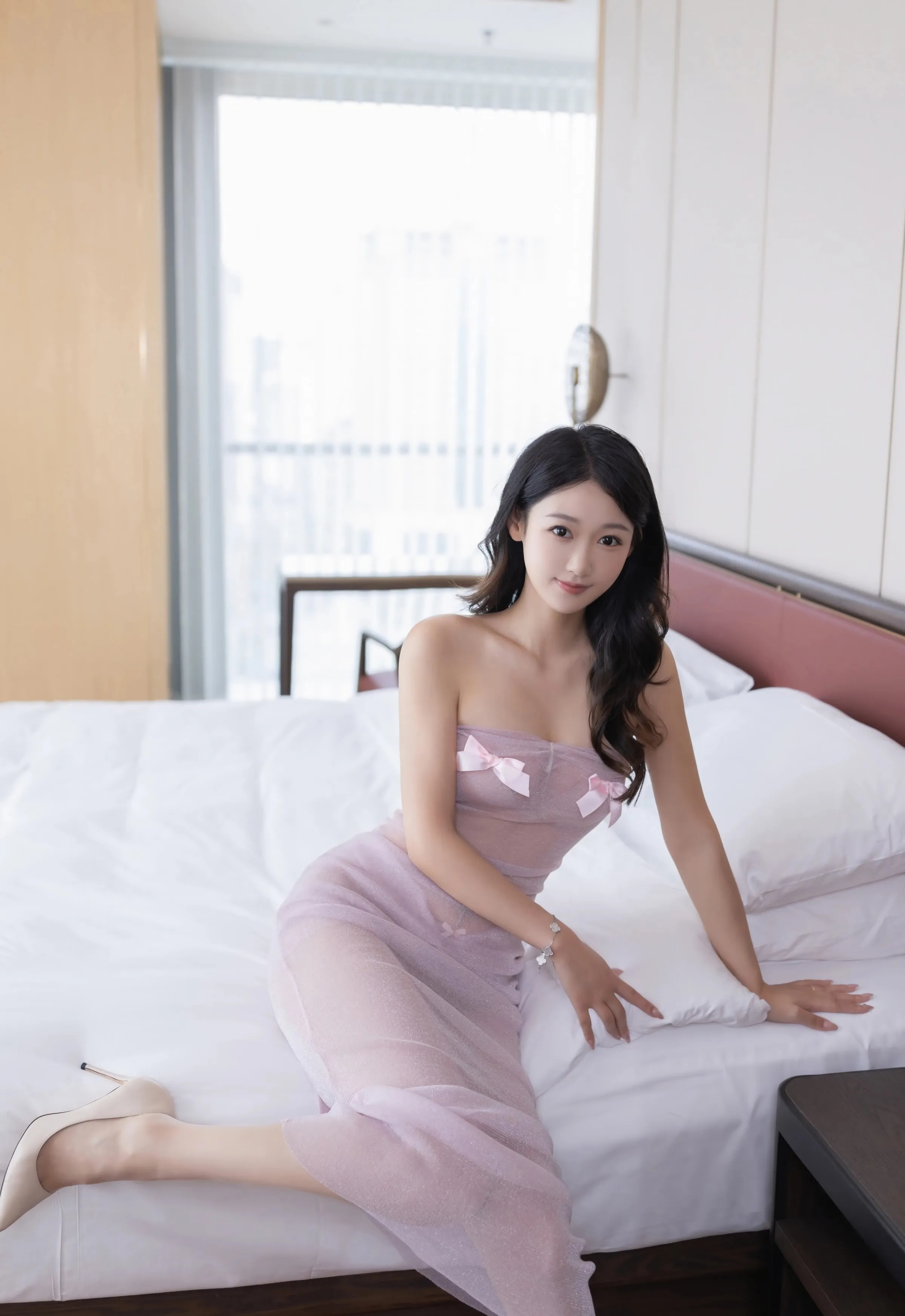 [XiuRen秀人网] No.10844 唐安琪 粉色连衣裙 性感写真 [77张]