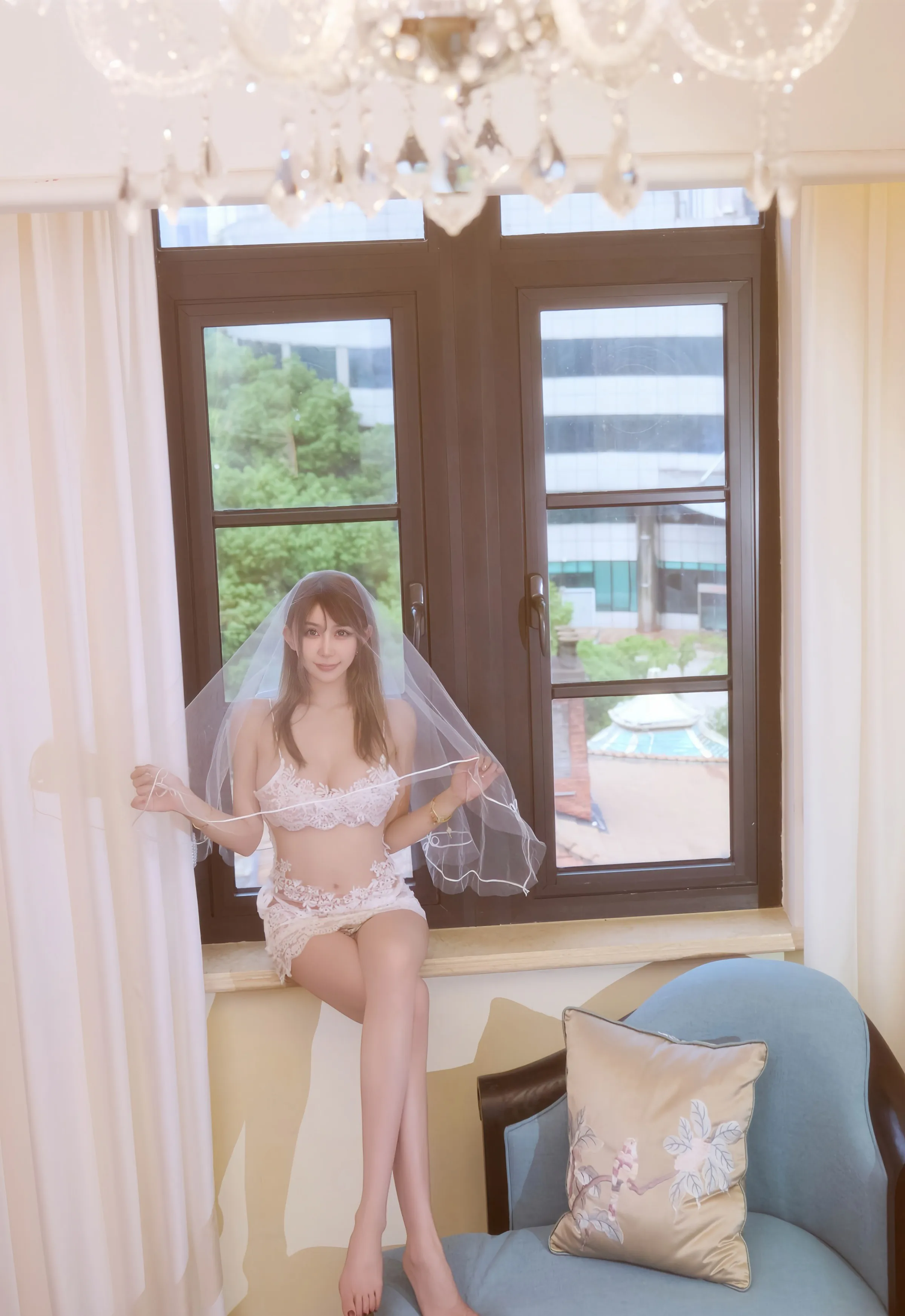 [XiuRen秀人网] No.10775 Zoe柚柚 白色蕾丝服饰 性感写真 [68张]