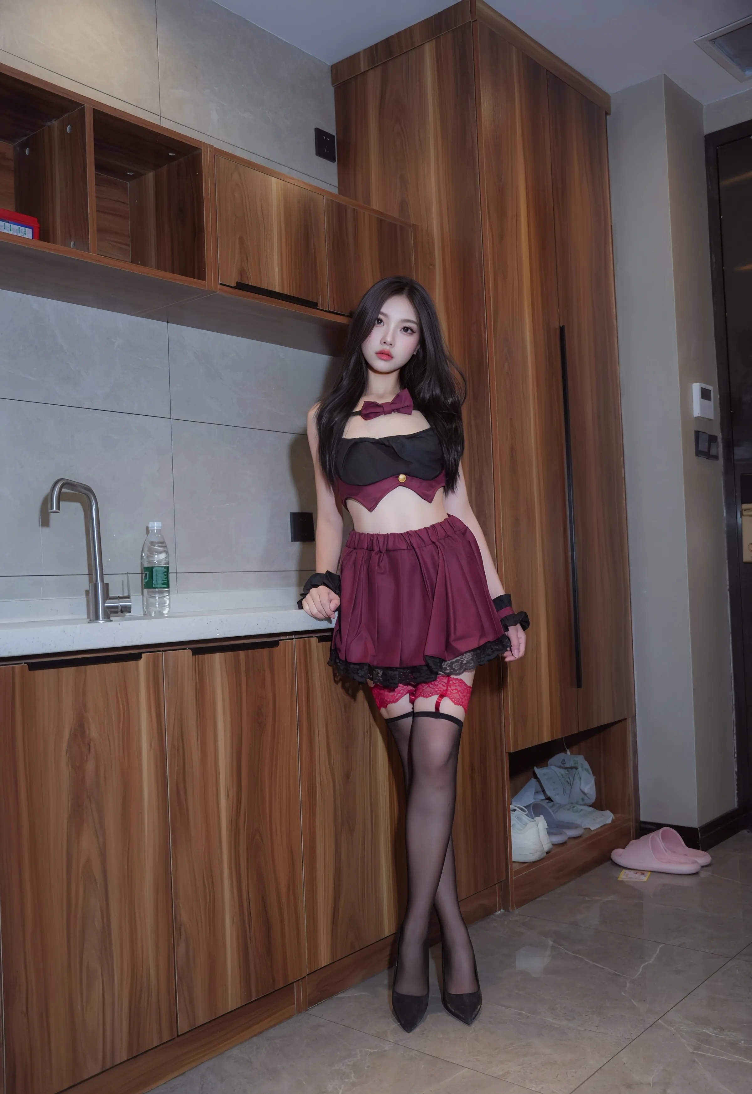 [XiuRen秀人网] No.10822 小野花more 新人首套写真 性感黑色内衣 [56张]插图