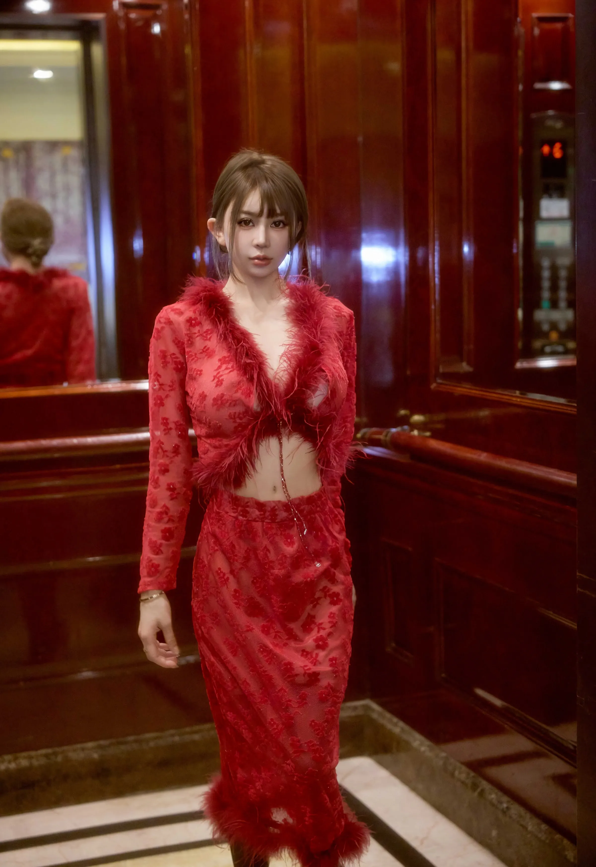 [XiuRen秀人网] No.10848 Zoe柚柚 红色复古服饰 性感写真 [52张]