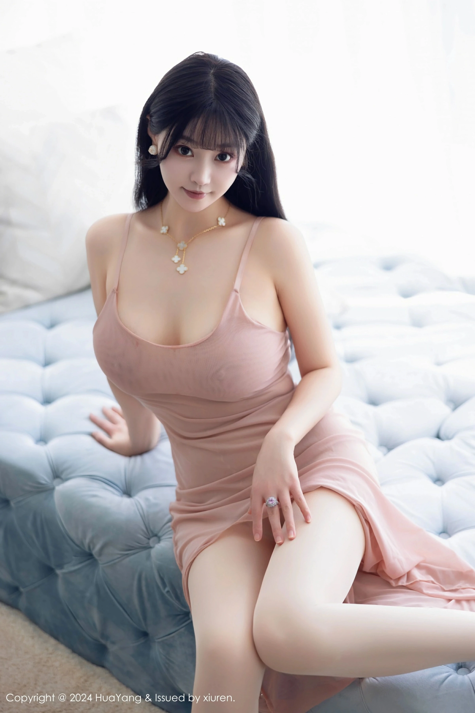 [HuaYang花漾写真] VOL.595 朱可儿Flora 性感粉色吊带 诱人肉丝 大理旅拍写真 [80张]插图1