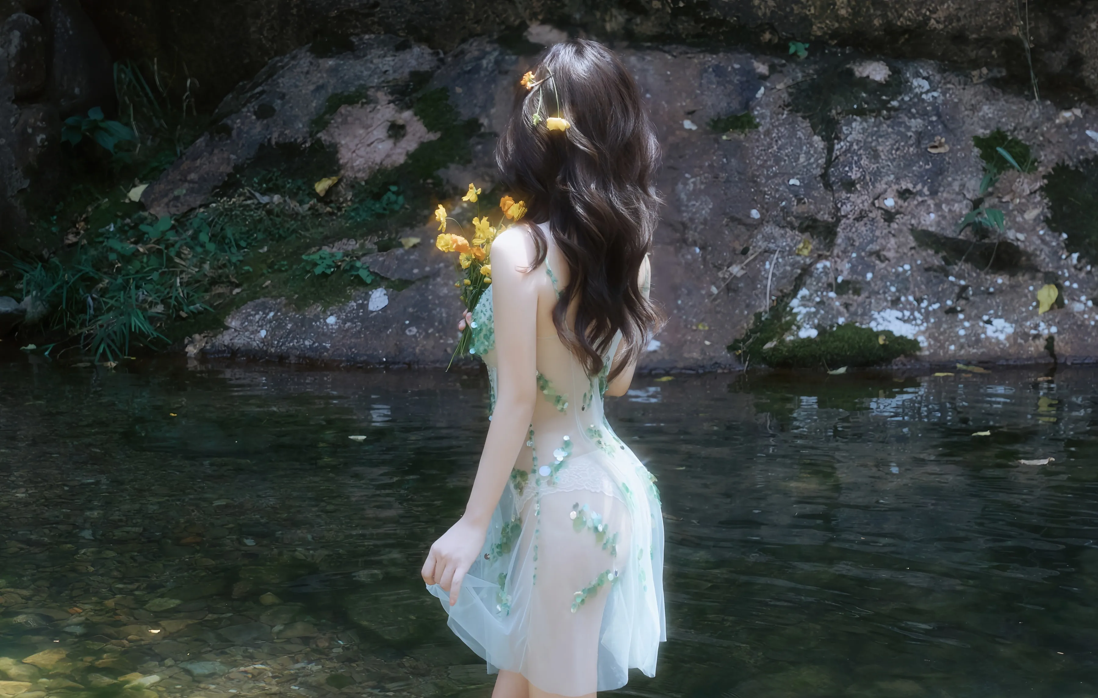 [XiuRen秀人网] No.10756 尹甜甜 亮片裙 性感写真 [60张]