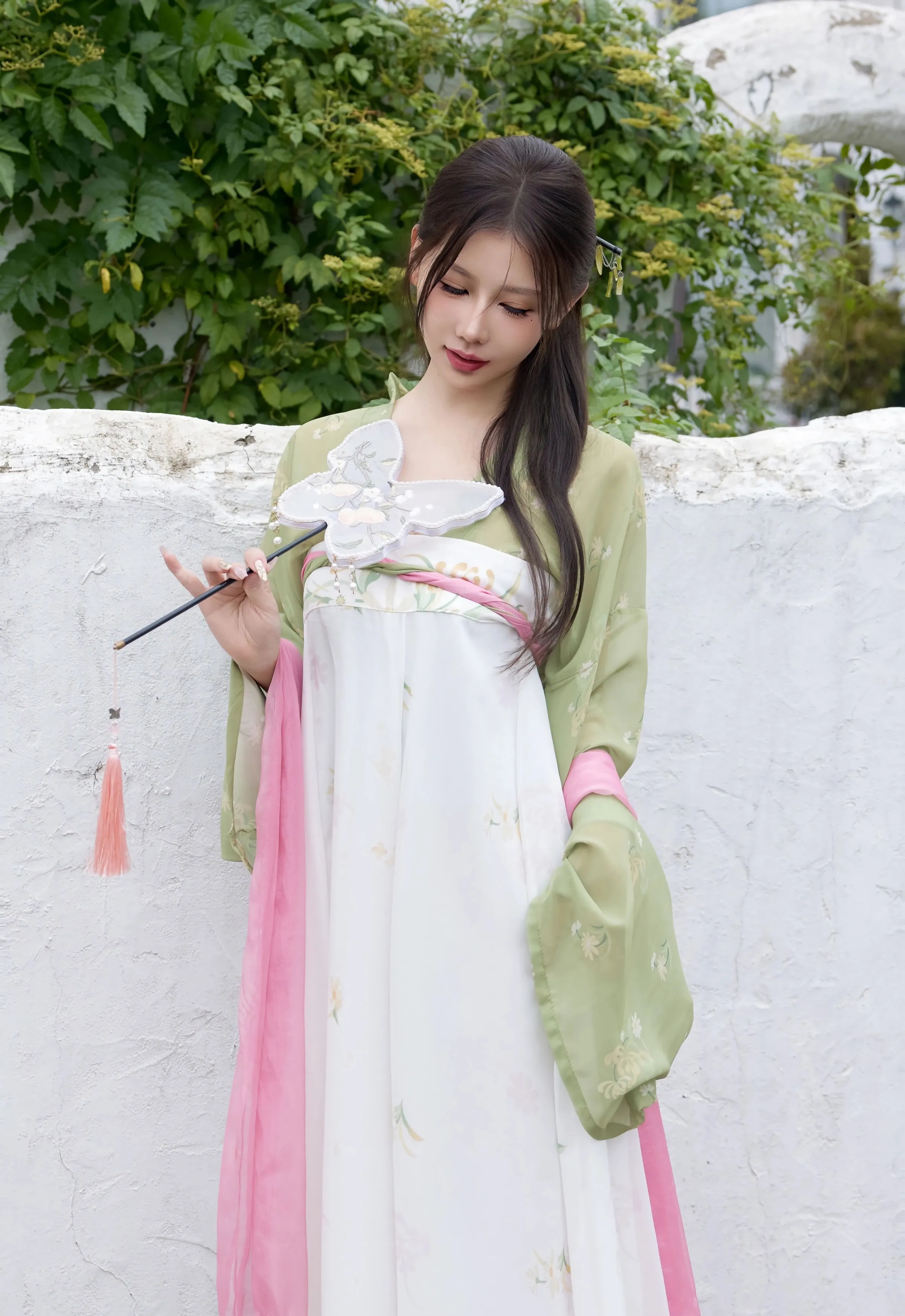 [XiuRen秀人网] No.10834 尹甜甜sunny 性感汉服装扮 中秋主题 上海旅拍写真 [83张]插图1