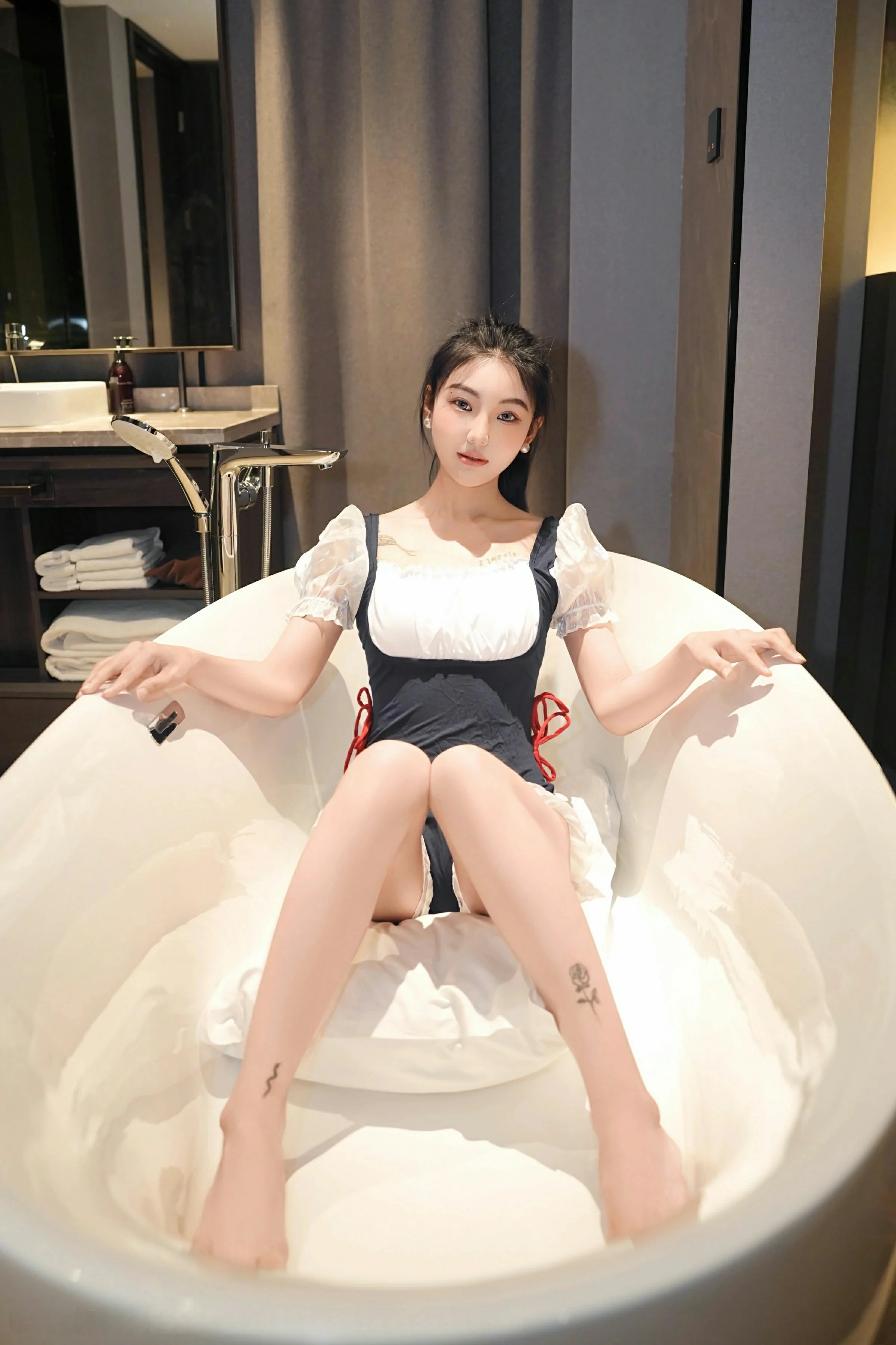 [FEILIN嗲囡囡] VOL.491 希恬儿 拼色连衣短裙 性感写真 [60张]插图