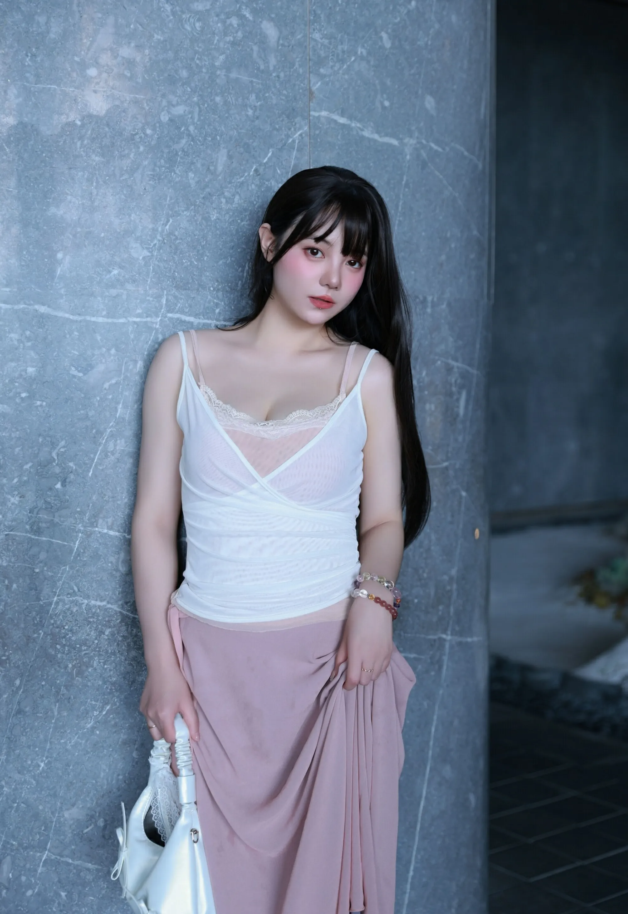 [XiuRen秀人网] No.10746 软情 粉色内衣 紫色长裙 性感写真 [86张]