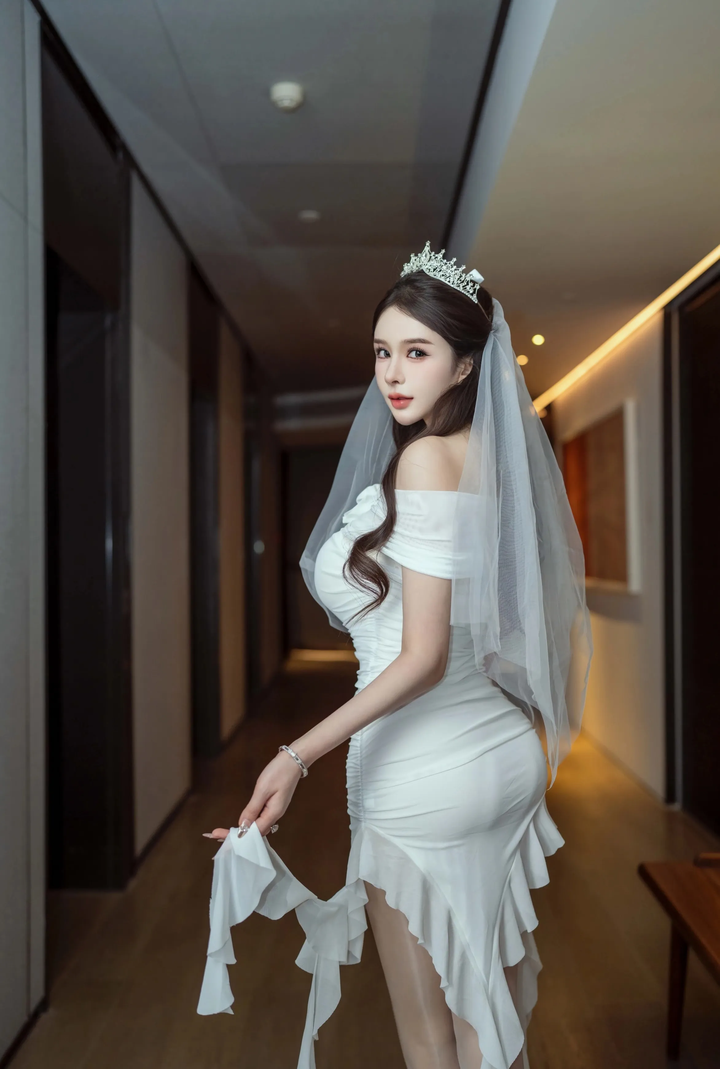 [XINGYAN星颜社] VOL.388 李丽莎 白色婚纱 肉色丝袜 性感写真 [61张]插图1