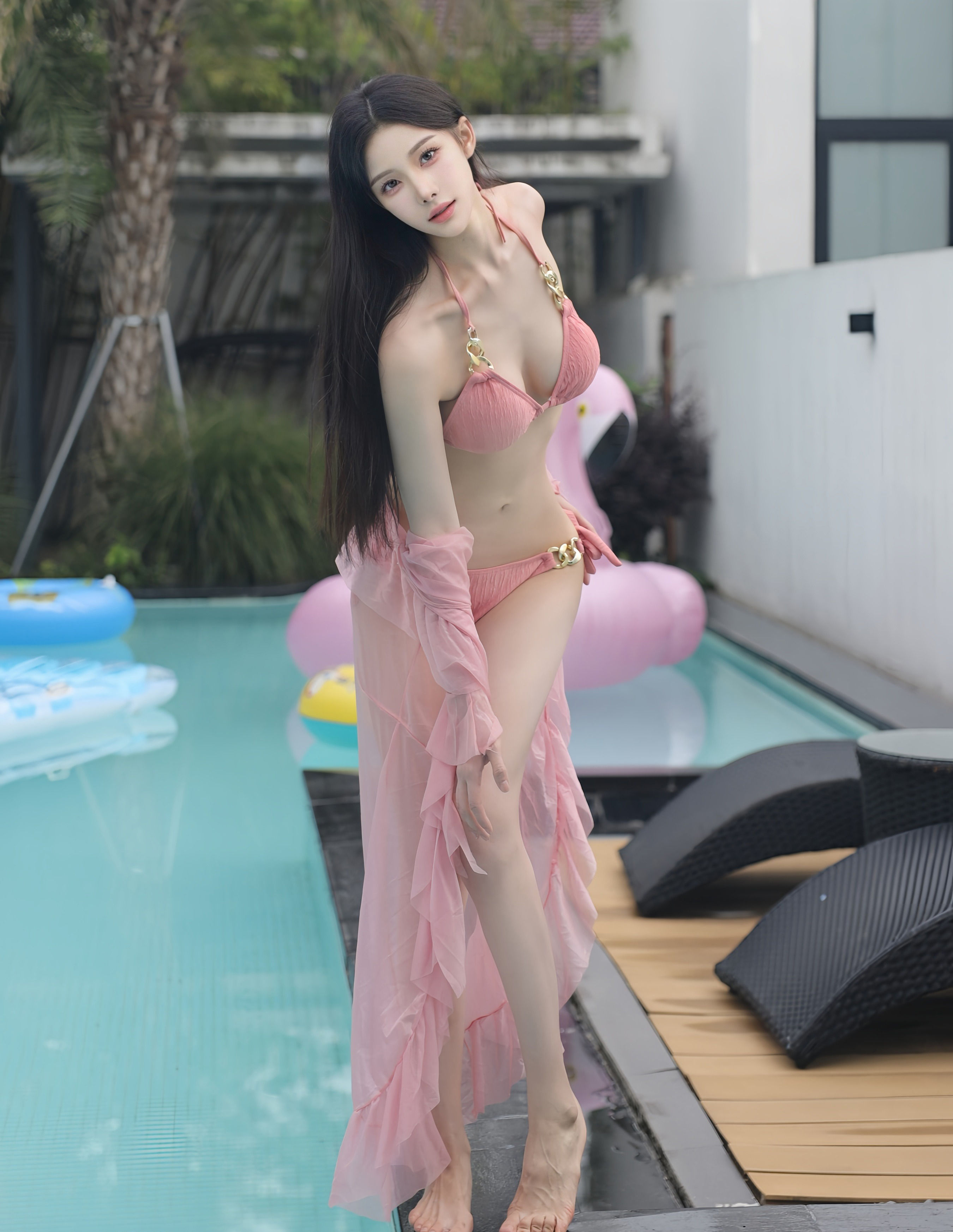 [XiuRen秀人网] No.10863 梨霜儿 粉色泳衣 性感写真 [70张]