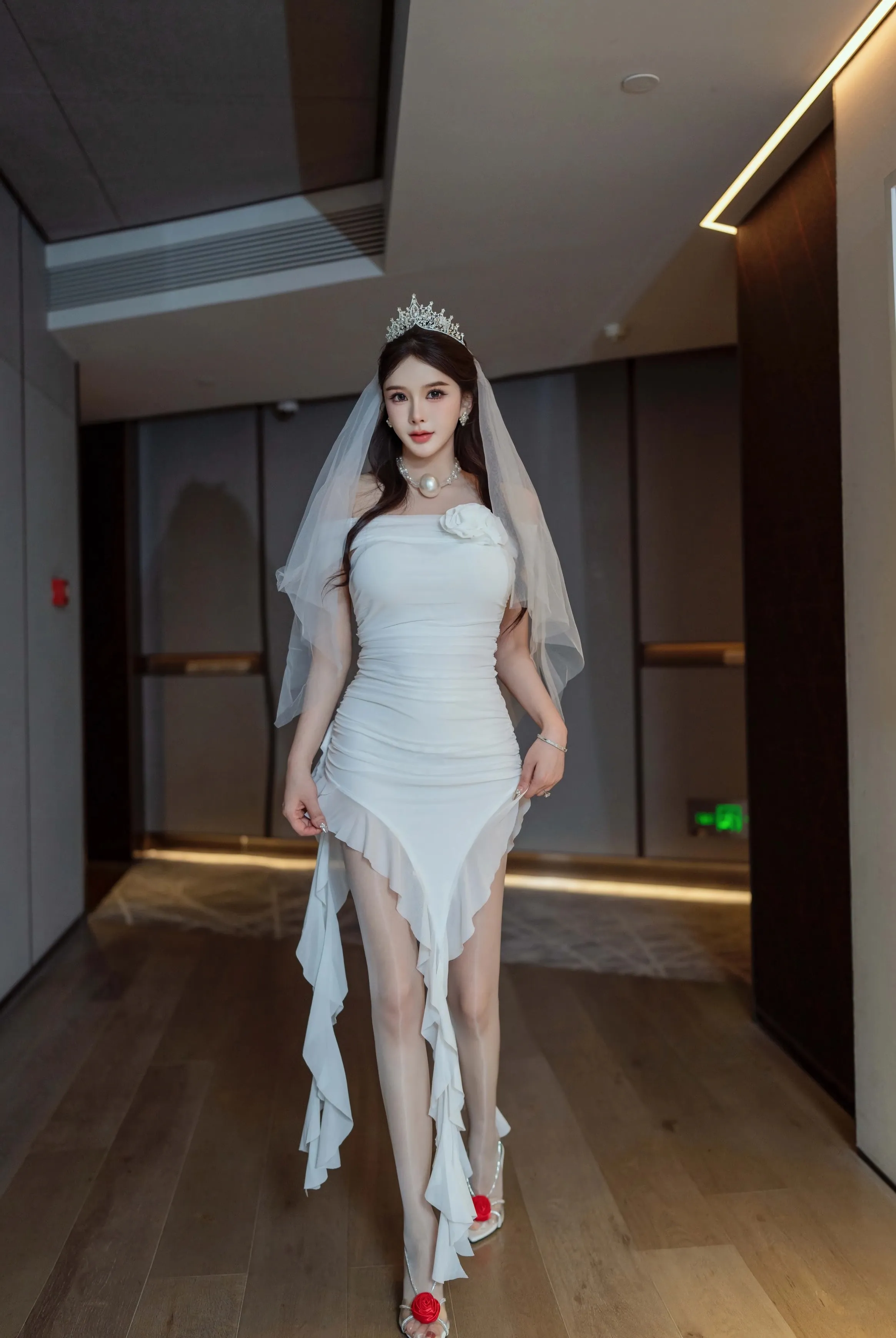 [XINGYAN星颜社] VOL.388 李丽莎 白色婚纱 肉色丝袜 性感写真 [61张]插图1
