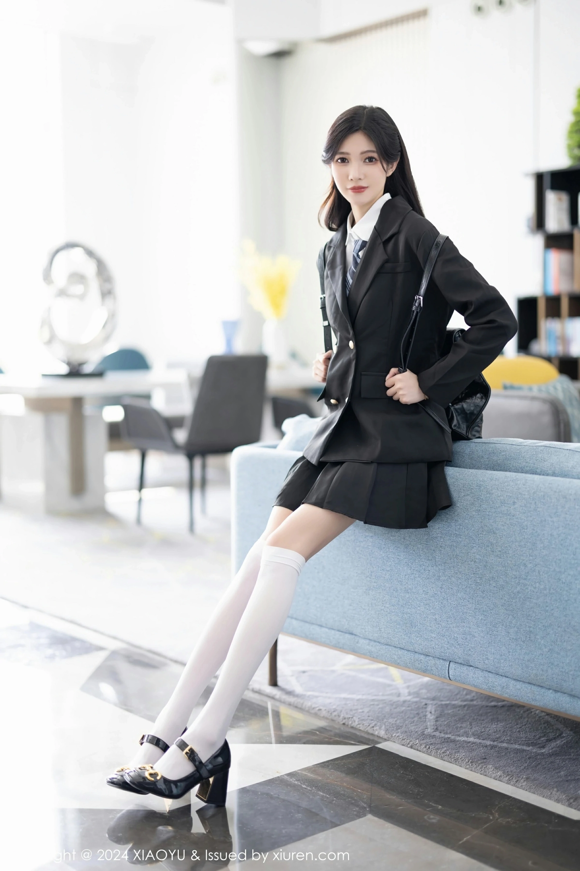 [XIAOYU语画界] VOL.1204 程程程- 深色日系学妹制服 黑色内衣 性感写真 [83张]插图