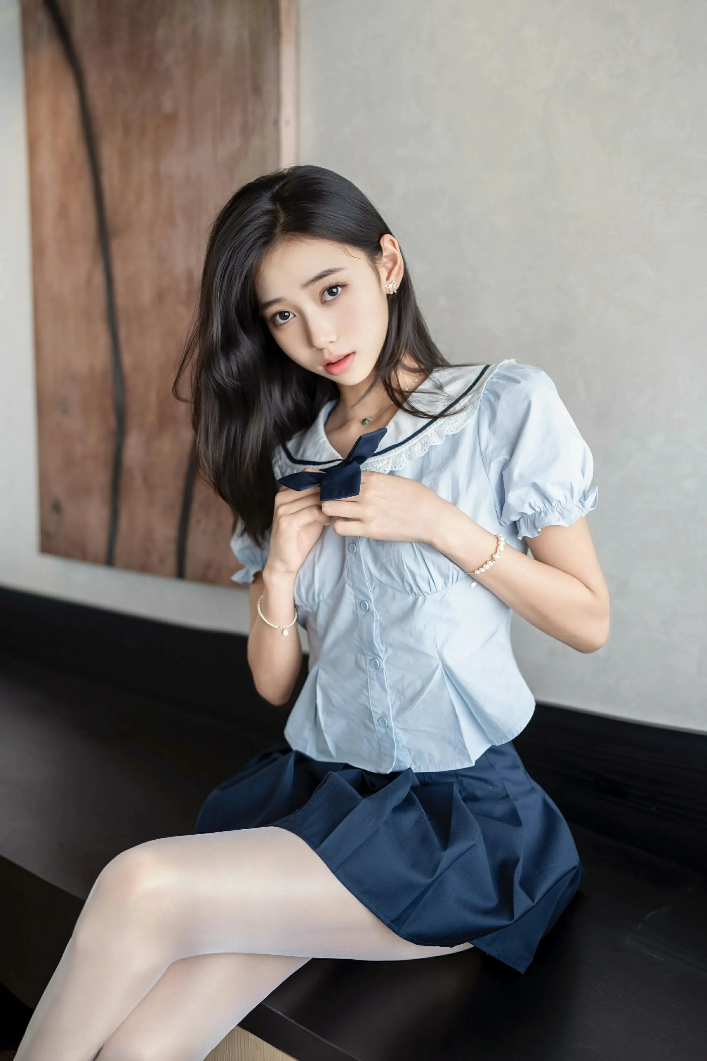 [XINGYAN星颜社] VOL.360 时安安 深色短裙 白色丝袜 性感写真 [81张]插图