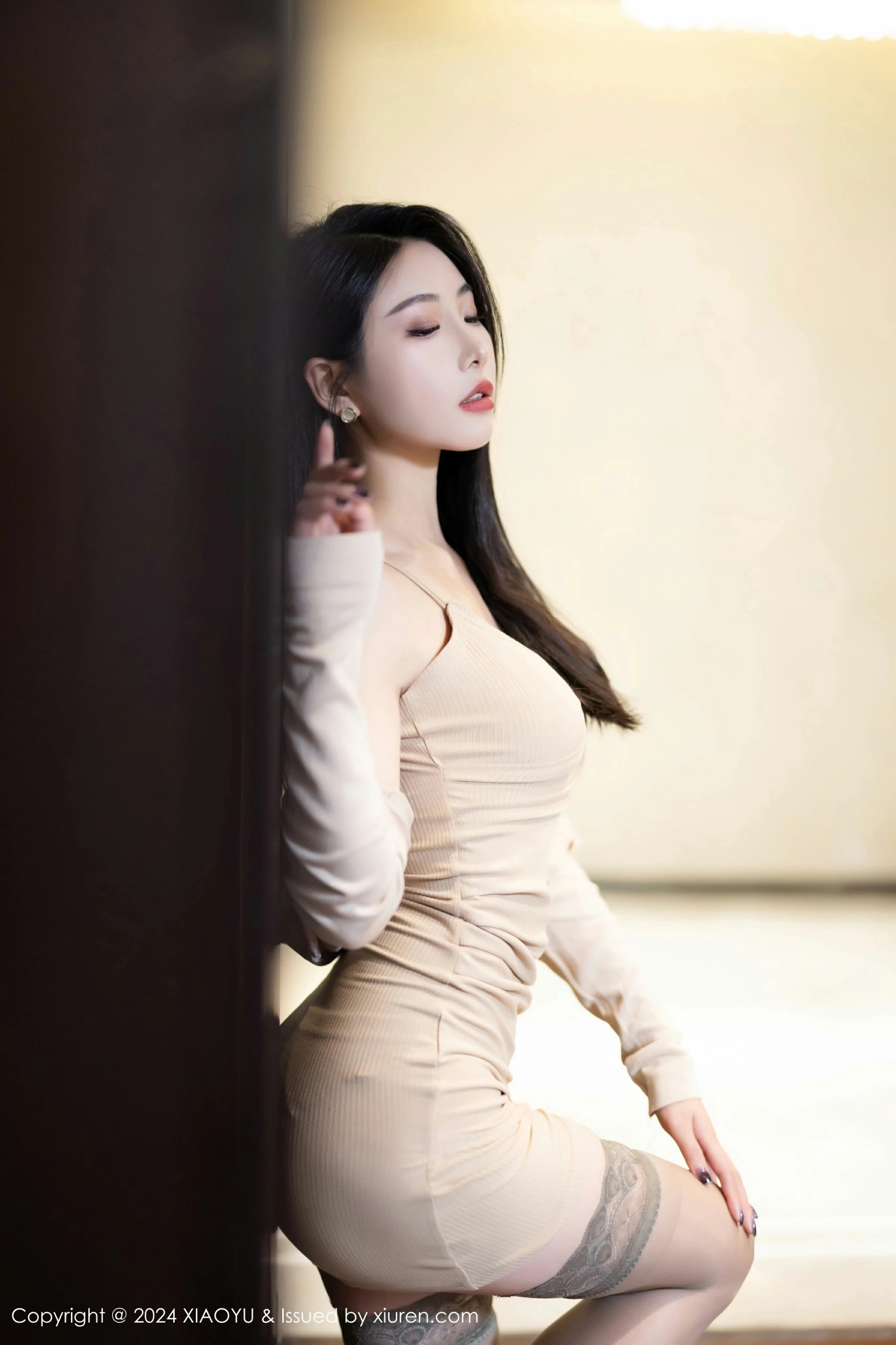 [XIAOYU语画界] VOL.1235 苏苏阿 浅色露肩连衣短裙 性感写真 [86张]插图1
