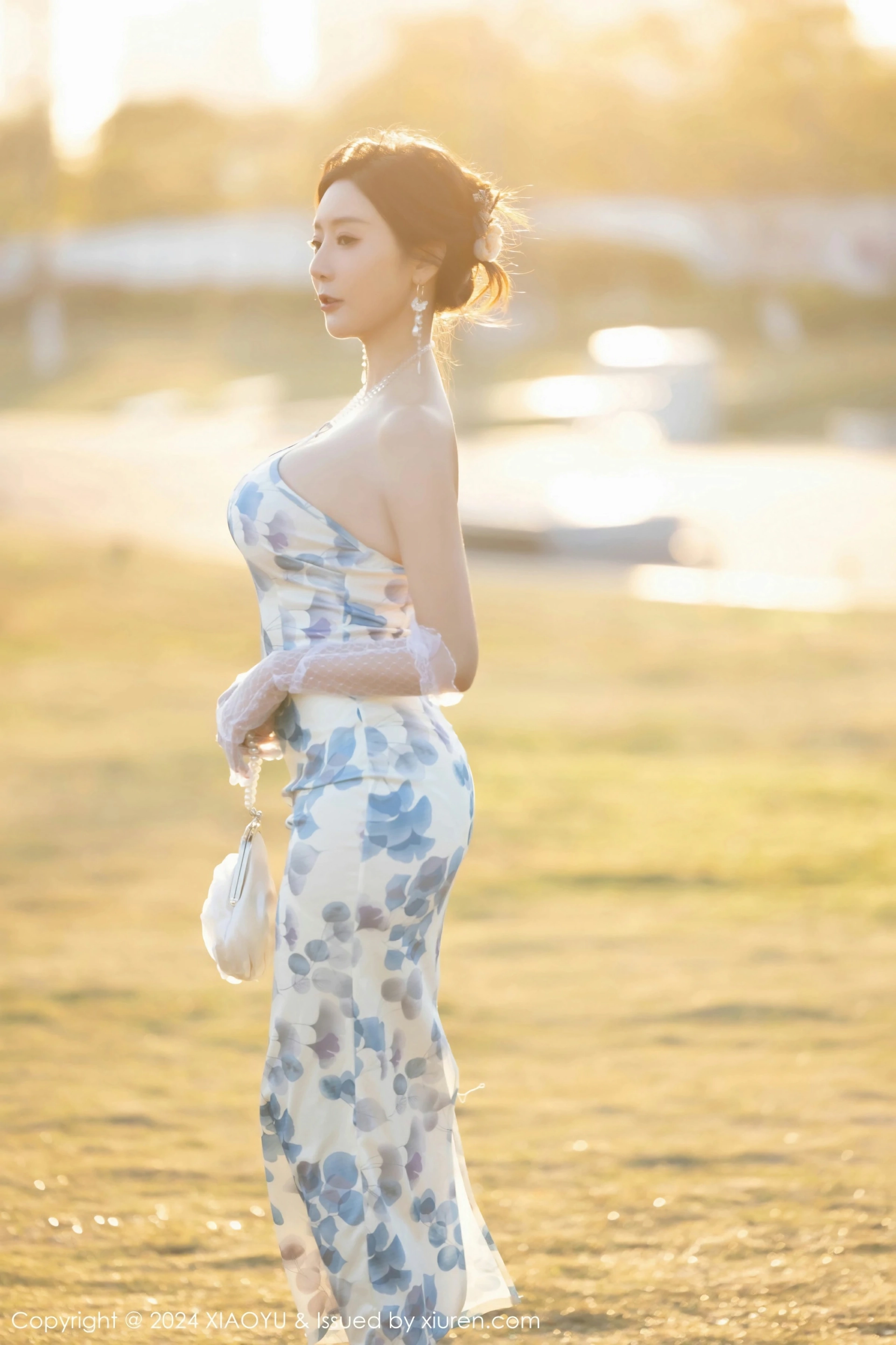 [XIAOYU语画界] VOL.1191 王馨瑶yanni 性感诱人白色丝袜 海南旅拍写真 [81张]插图1