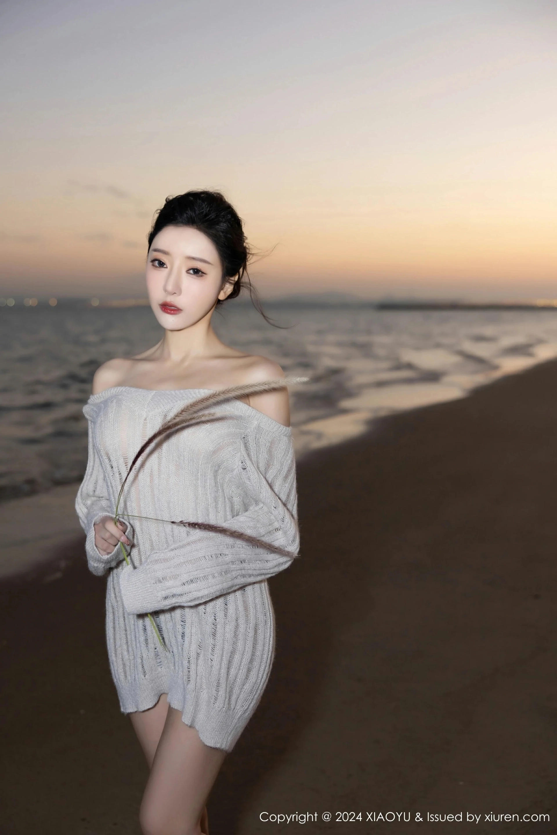 [XIAOYU语画界] VOL.1200 王馨瑶yanni 性感黑色内衣 诱人黑丝 海南旅拍写真 [90张]插图1